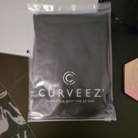 Curveez Incredibly Shaping Cami - Picture 4 of 4